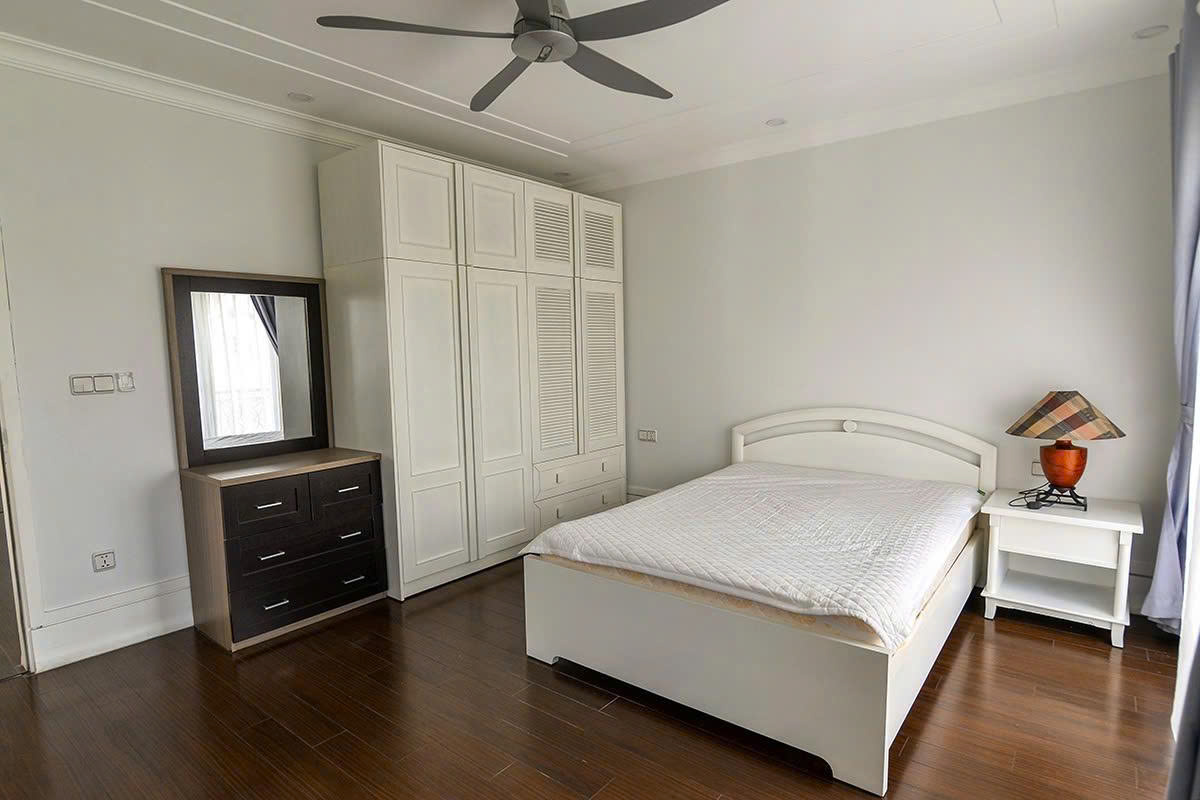 Cho thuê biệt thự song lập 250m², 4 phòng ngủ view sông Vinhomes Riverside, full nội thất