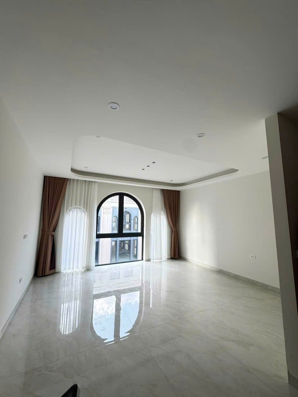 Cho thuê liền kề 3 tầng hoàn thiện – vị trí đẹp trung tâm phân khu Thịnh Vượng - Vinhomes Cổ Loa