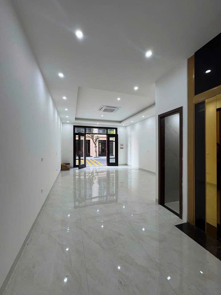 Cho thuê liền kề 3 tầng hoàn thiện – vị trí đẹp trung tâm phân khu Thịnh Vượng - Vinhomes Cổ Loa
