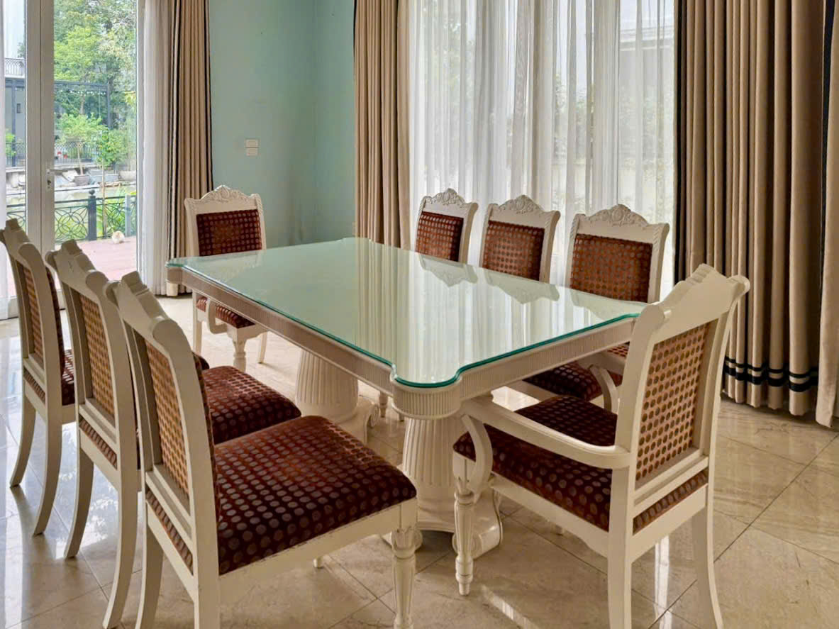 Cho thuê biệt thự đơn lập, diện tích sử dụng 600m² view sông trung tâm Vinhomes Riverside, full nội thất cao cấp