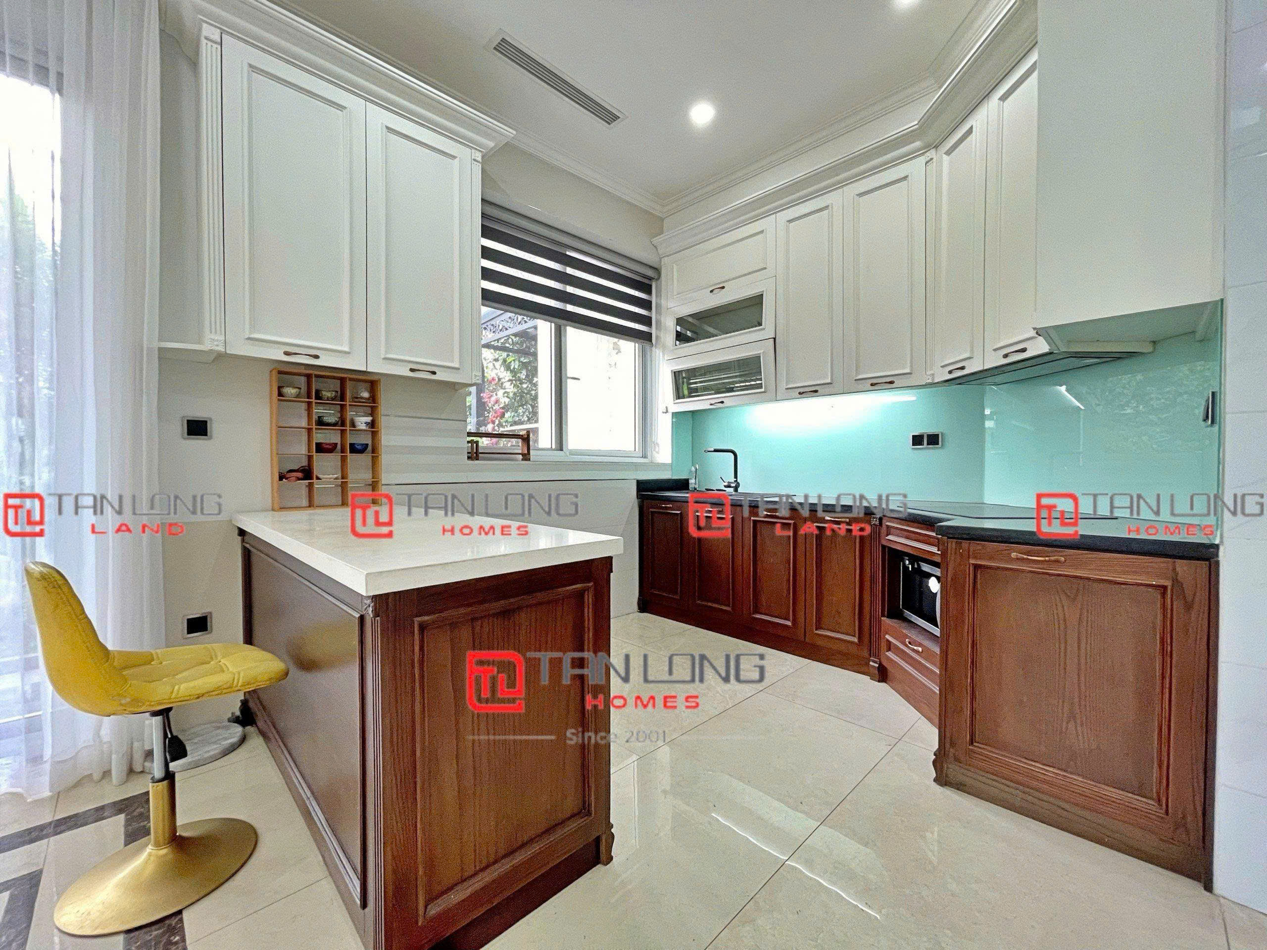 Bán biệt thự song lập view ngã 3 sông Vinhomes Riverside - DT: 190m2 x 3 tầng 1 tum Đông Tứ Trạch