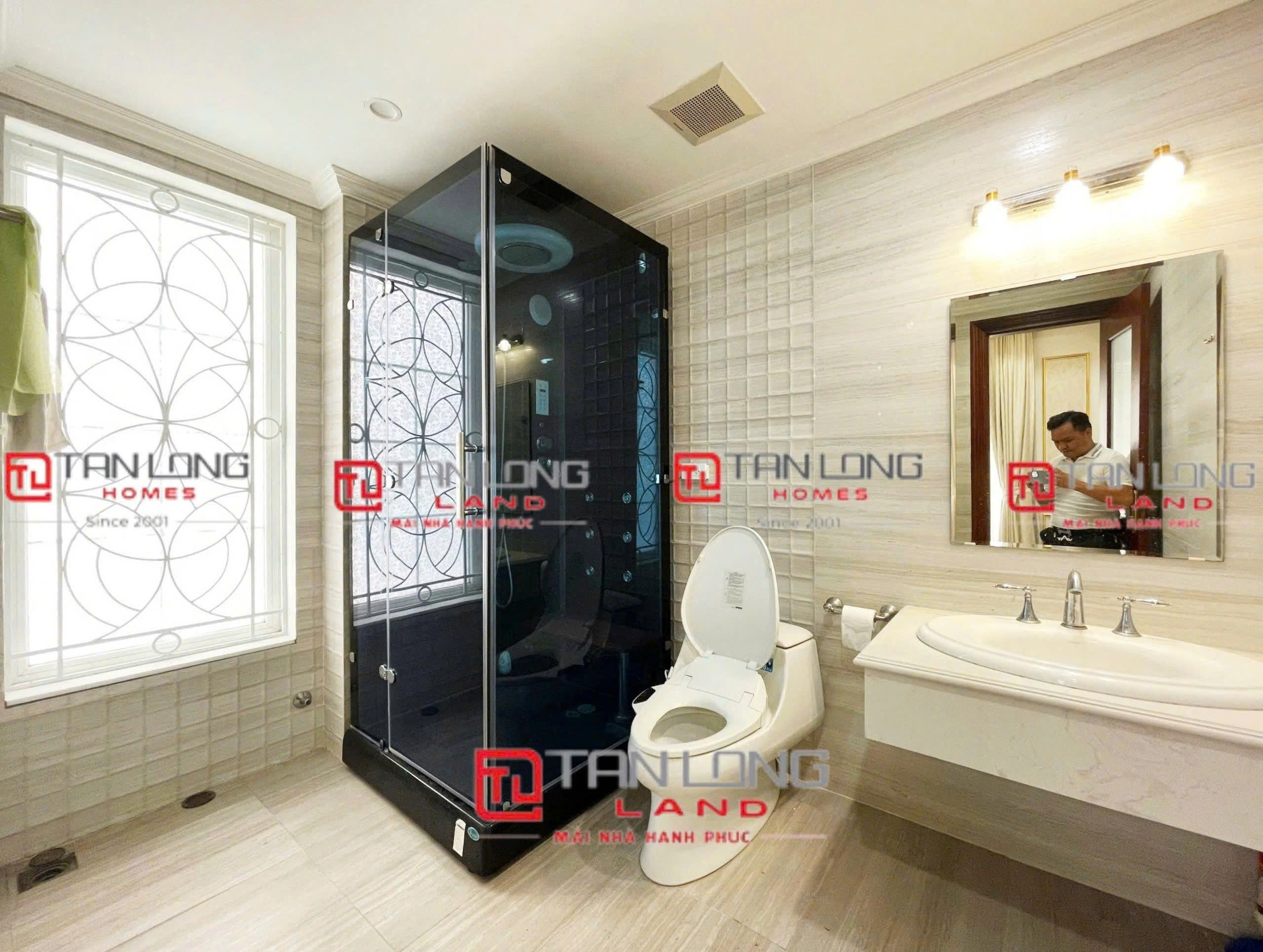 Cho thuê biệt thự đơn lập view sông Vinhomes Riverside, full nội thất tân cổ điển