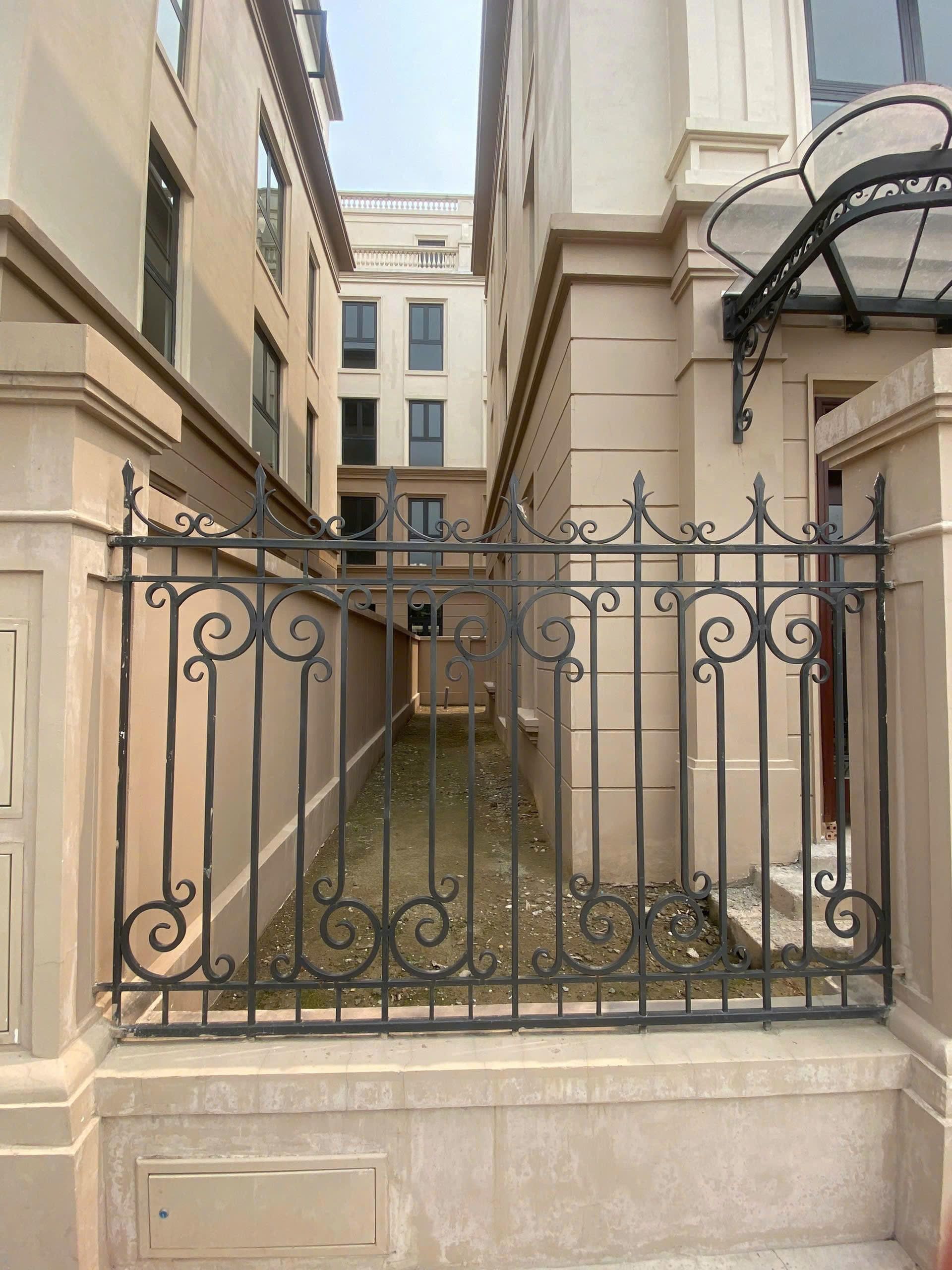 Cần Bán biệt thự tứ lập Vinhomes Cổ Loa Hoàng Gia 5 hướng Tây Bắc giá tốt